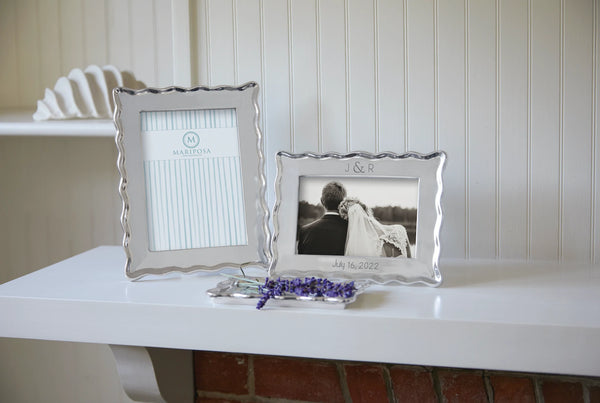 Wavy Engravable 4x6 Silver Frame