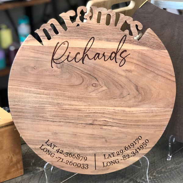 Cutting Board - Round Mr. & Mrs.